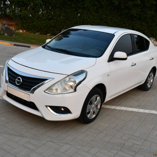 Nissan_Sunny_2020